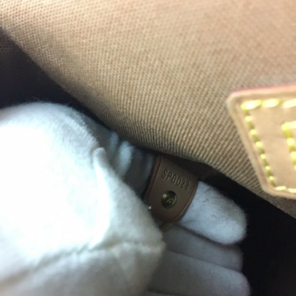 Louis Vuitton Abbesses Monogram Large Messenger - Picture 8 of 10